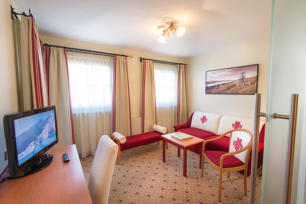 Hotel Zum Jungen Roemer Radstadt Room photo